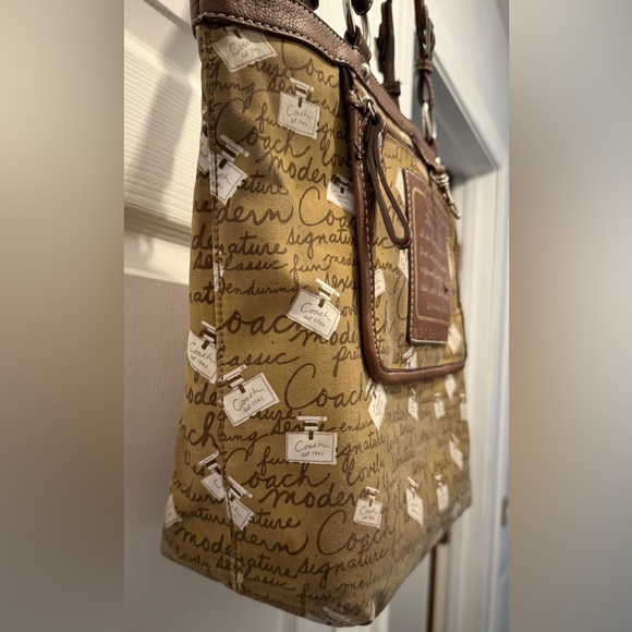 Coach Signature Brown and Tan Reversible Shoulder Bag - Picture 10 of 15